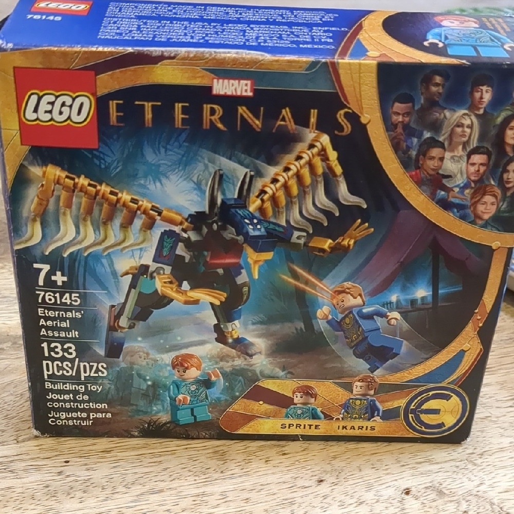 LEGO 76145 — Eternals’ Aerial Assault Gold - Picture 11 of 12